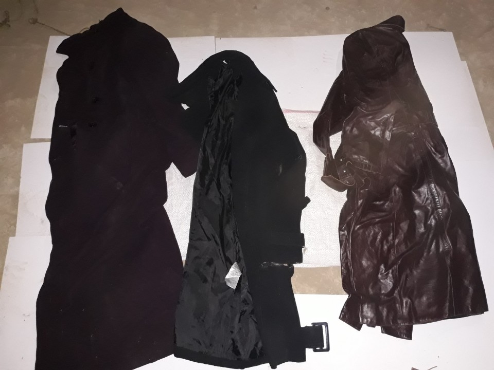 Пальто жіноче, фіолетового кольору, б/в, 1 шт. Пальто жіноче, чорного кольору, б/в, 1 шт. Пальто жіноче, шкіряне, коричневого кольору, б/в, 1 шт.