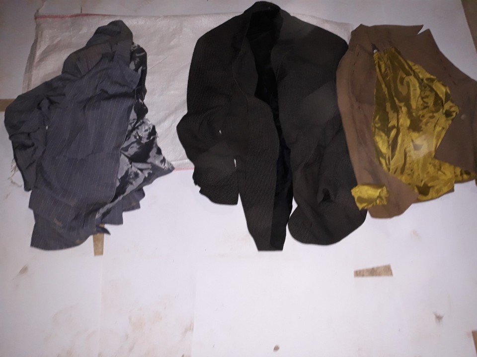 Піджак чоловічий, сірого кольору, б/в, 1 шт. Піджак чоловічий, чорного кольору, б/в, 1 шт. Піджак жіночий, коричневого кольору, б/в, 1 шт.