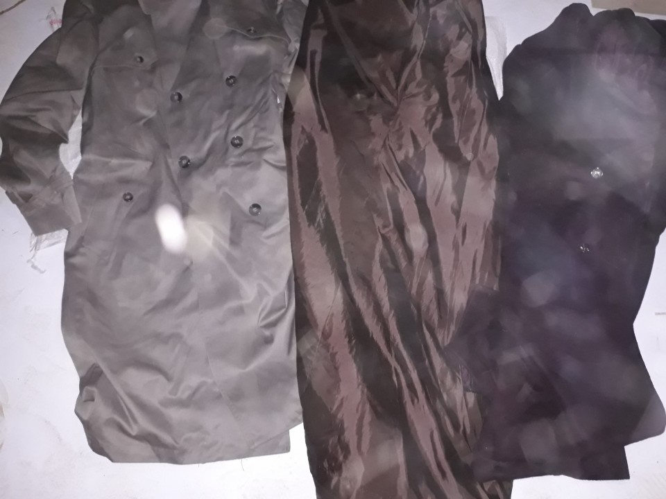 Пальто чоловіче, бежевого кольору, б/в, 1 шт. Пальто чоловіче, коричневого кольору, б/в, 1 шт. Пальто чоловіче, чорного кольору, б/в, 1 шт.