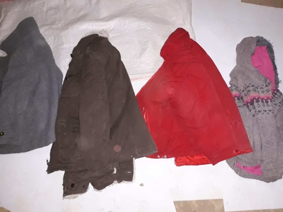 Кофта дитяча, сірого кольору, б/в, 1 шт. Куртка дитяча, коричневого кольору, б/в, 1 шт. Куртка дитяча, червоного кольору, б/в, 1 шт. Кофта дитяча, сірого кольору, б/в, 1 шт.
