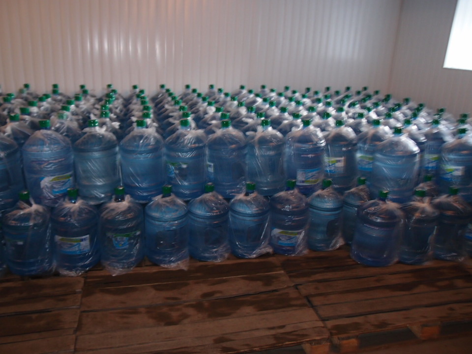 Вода питна негазована бутильована, об'ємом 18,9 л, 270 шт.