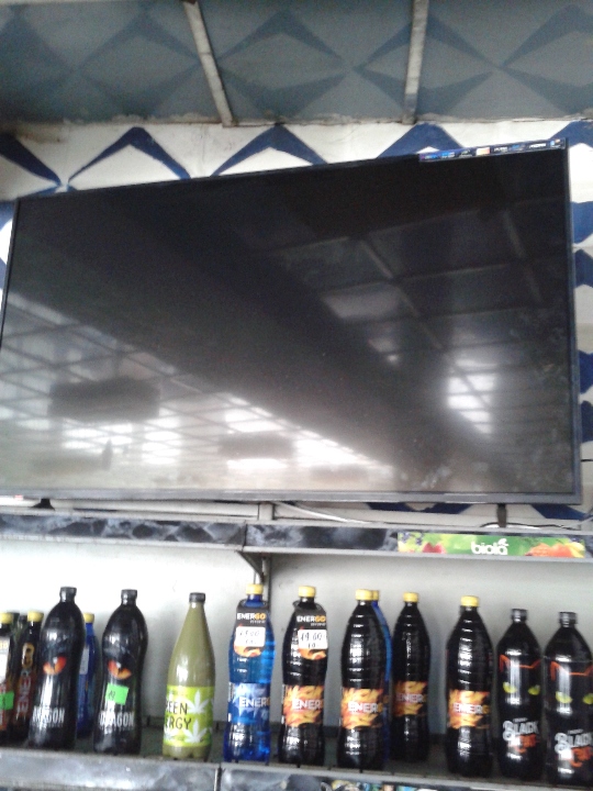 Телевізор, діагональ 140 см.