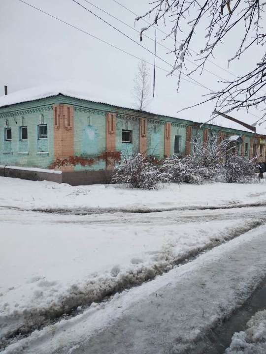 Предмет іпотеки. Нежитлова будівля макаронного цеху, продовольчого складу та офісу загальною площею 277,1 м.кв., що знаходиться за адресою: Сумська обл., м. Конотоп, площа Конотопських дивізій, буд. 2-А