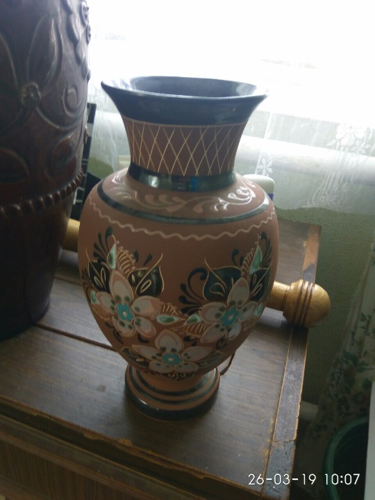 Ваза глиняна коричневого кольору, 1 шт.