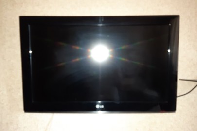 Телевізор марки "LG", чорного кольору, 1 шт.