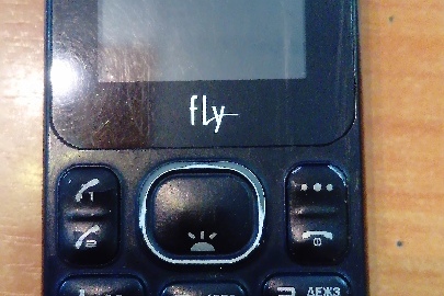 Мобільний телефон марки "Fly"