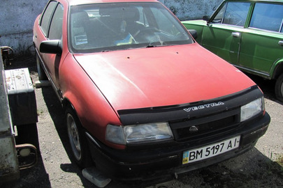 Автомобіль Opel Vectra 1.6 (легковий седан-В), 1989 року випуску, реєстраційний номер ВМ5197АІ, кузов № WOL000087K5210032
