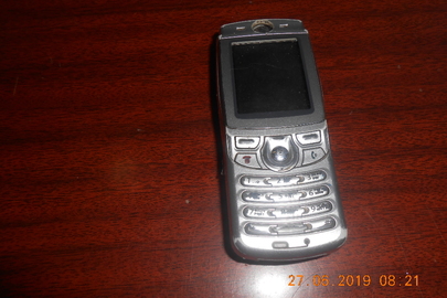 Мобільний телефон "Motorola", без акумуляторної батареї, ІМЕІ відсутній, сірого кольору