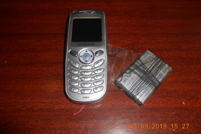 Мобільний телефон "Samsung SCH-X100", ІМЕІ: 352748/00/016269/1, сірого кольору, задня панель відсутня 