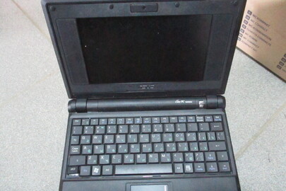 Міні-ноутбук ASUS, чорного кольору