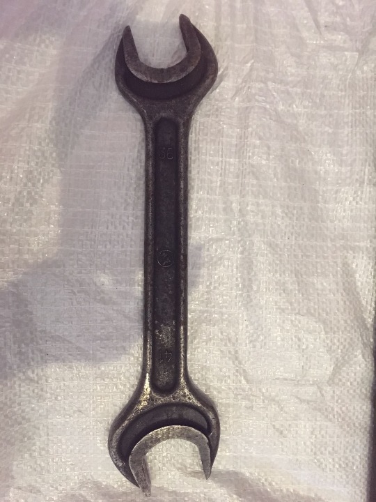 Металевий ключ рожковий 36х41