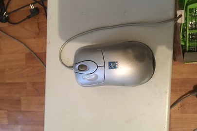 Мишка комп'ютерна, сірого кольору
