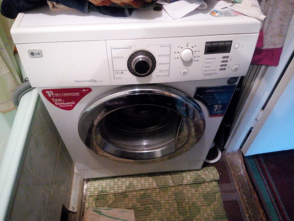 Пральна машина LG Direct Drive 6kg F1223ND, білого кольору, б/в