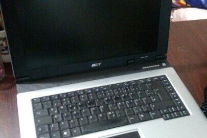 Ноутбук "Acer", б/в, сріблястого кольору, s/n: LXA550513516065D4