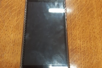 Мобільний телефон (смартфон) марки "Prestigio Wize PSP 3510 Duo" у силіконовому чохлі із сім-картками "Водафон" та "Київстар", б/в