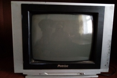 Телевізор чорно-сірого кольору "Patriot", б/в, у робочому стані