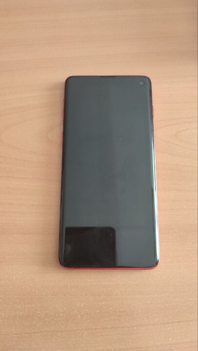 Мобільний телефон Samsung S10 з зарядним пристроєм, перехідником, навушниками та флешкою (б/в)