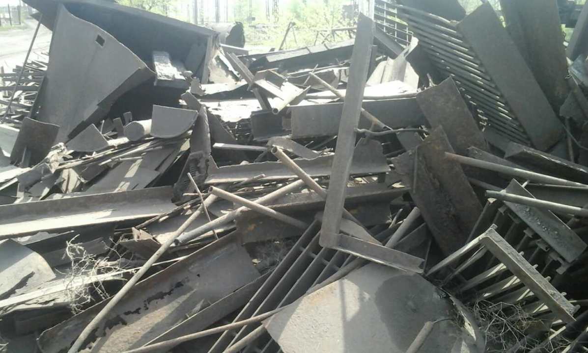 Брухт чорних металів вагою 152 кг.