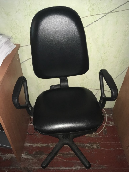 Стілець офісний.