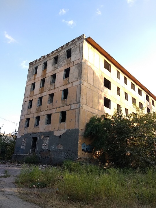 П'ятиповерхова будівля гуртожитку № 6, інв№ 35, загальною площею 2522.2 кв.м., за адресою: Дніпропетровська область, м. Нікополь, вул. Гагаріна, 85