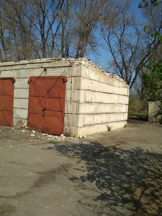 Іпотека. Нежитлове приміщення, бокс для автомашин, загальною площею 76.4 кв.м. за адресою Дніпопетровська область, с. Широке, вул. Ленінського Комсомолу1 Г