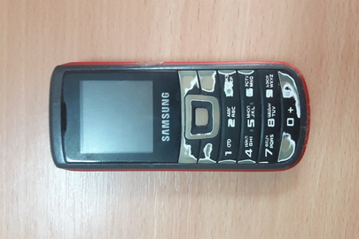 Мобільний телефон SAMSUNG E1100