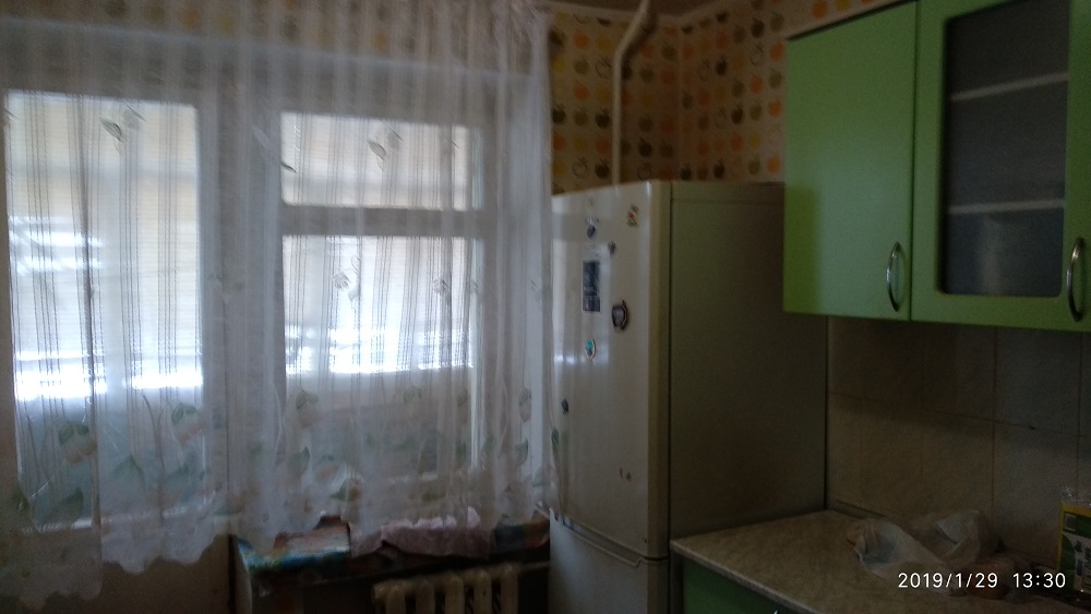 1/4 частини однокімнатної квартири, загальною площею 37.5 кв.м., житловою площею 18.10, за адресою: Дніпропетровська область, м. Павлоград, вул. Нова. 4, кв. 15