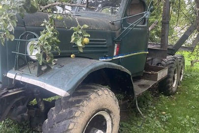Конфісковане майно за рішенням суду: автомобіль марки "ЗІЛ 157", зеленого кольору, VIN/номер шасі (кузова,рами) відсутній, рік випуску невстановлений, ДНЗ відсутній