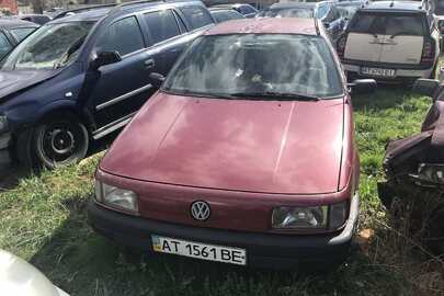Конфіскація майна за ухвалою суду: транспортний засіб марки Volkswagen, модель Passat, ДНЗ АТ1561ВE, 1992 рік випуску, колір - червоний, номер кузова - WVWZZZ31ZNB312693