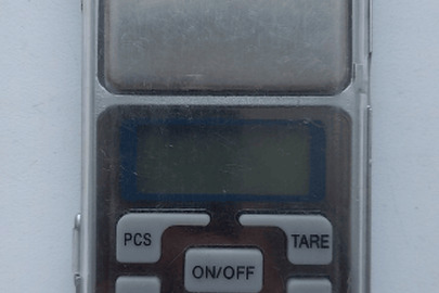 Конфісковане майно за рішенням суду: електронні ваги кишенькового типу Pocket Scale, серії MH 200 г/0,01 г, стан б/в
