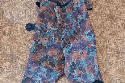 Конфісковане майно за рішенням суду: комплект неопренового гідрокостюму товщиною 9 мм з шкарпетками та рукавичками, стан б/в