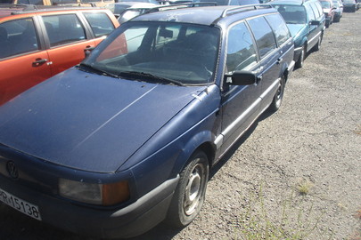 Т/З марки VOLKSWAGEN, модель PASSAT, 1992 року випуску, реєстраційний номерний знак Польщі RPR 15138, кузов № WVWZZZ31ZNE267078, синього кольору