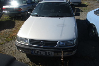 Т/З марки VOLKSWAGEN, модель PASSAT, 1996 року випуску, реєстраційний номерний знак Угорщини LRE 954, кузов № WVWZZZ3AZTB055295, сірого кольору