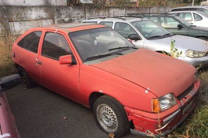 Т/З марки OPEL, модель KADETT 1.8, 1985 року випуску, ДНЗ 62541 РЕ, кузов № WOL000043F5167912, червоного кольору