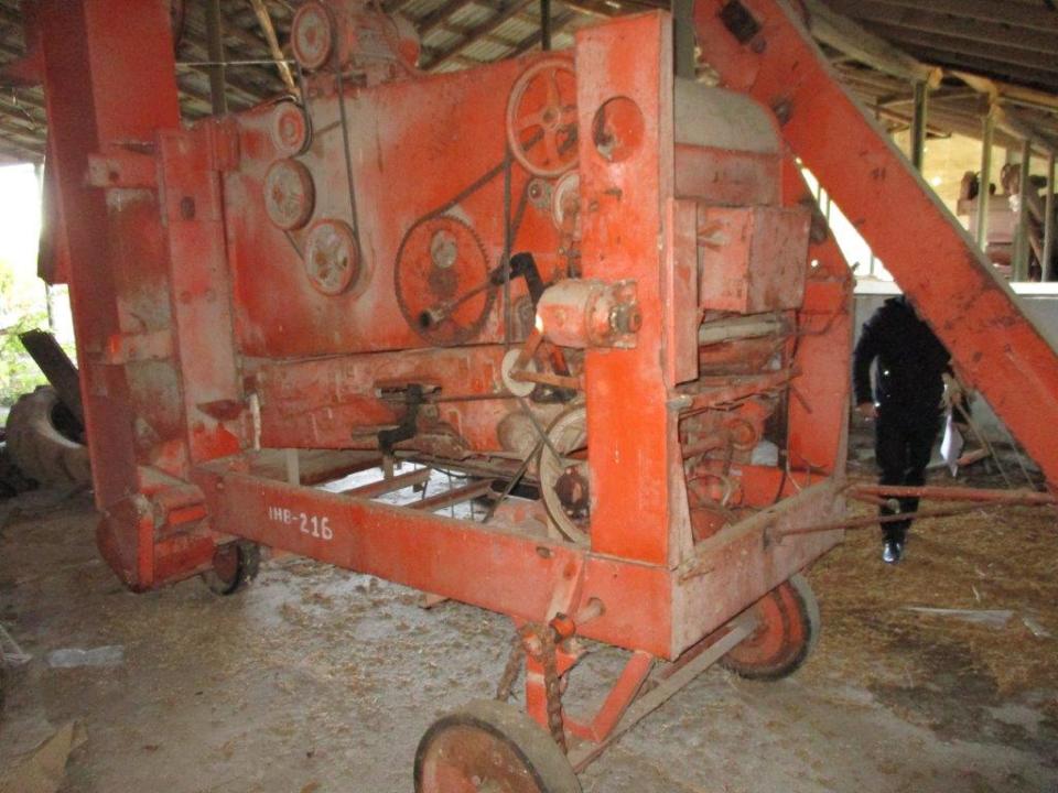 Самопересувна машина на електропроводі для очищення і сортування насіння зернових, зернобобових, олійних та насіння трав, марки