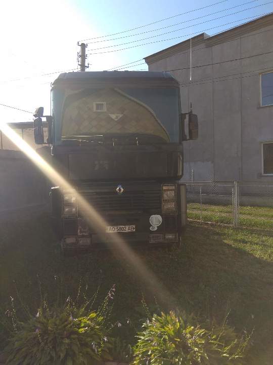 Сідельний тягач - Е,  марки RENAULT, модель AE 430 Magnum, 1998 року випуску, ДНЗ АО 5802 АВ, кузов № VF611GTA100009255, чорного кольору