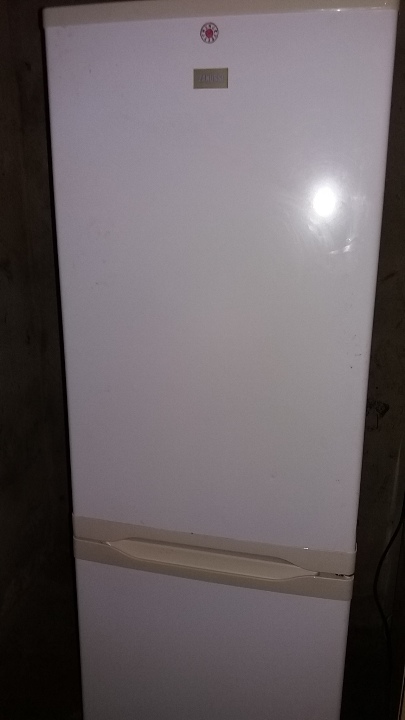 Холодильник марки ZANUSSI, білого кольору, № NB 1112Y, б/в