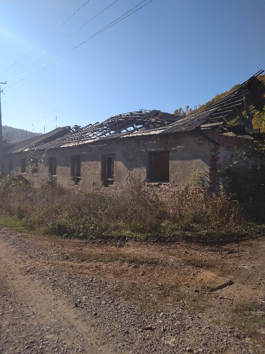 ІПОТЕКА. Нежитлова будівля - частина гаражу, загальною площею 251.8 кв.м., що знаходиться за адресою: Закарпатська область,Великоберезнянський район, село Чорноголова, вул. без назви, 451
