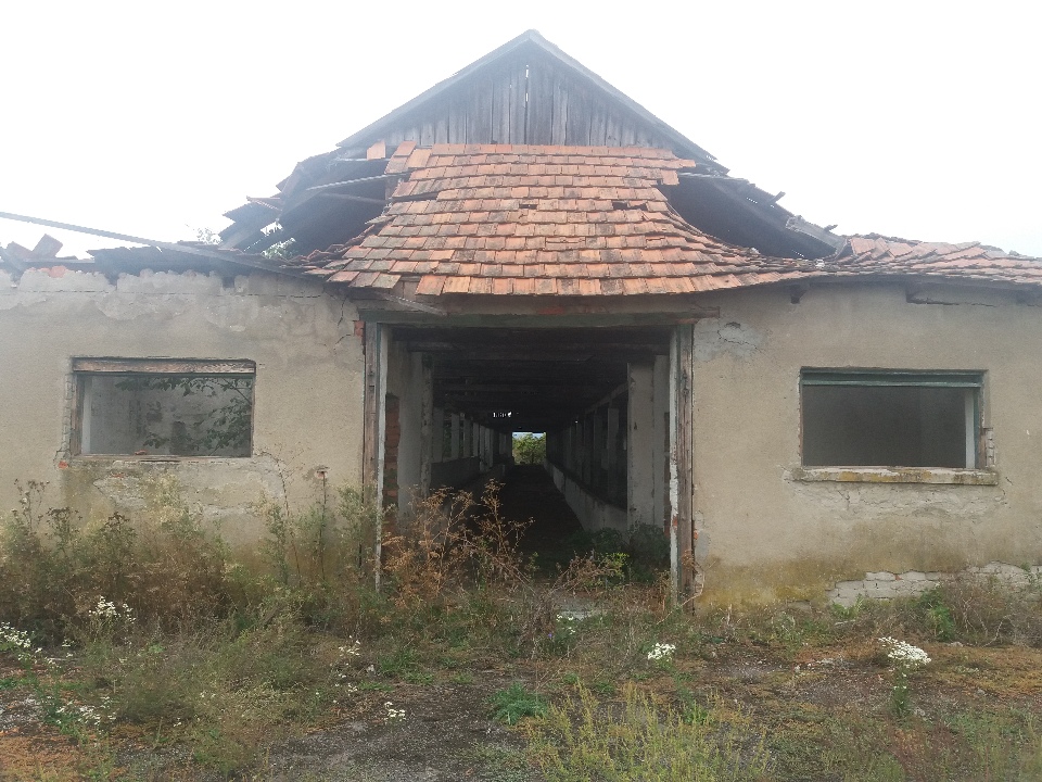 ІПОТЕКА.Санпропускник літ. А, пл. 370.7 кв.м, свинарник літ. Е, пл. 640.4 кв.м, трансформаторний пункт літ. М, пл.34.7 кв.м, башти І-ІІ, пл.2.0 кв.м, свердловина ІІІ, що знаходяться за адресою: Закарпатська обл., Мукачівський р-н., с. Кінлодь, вул. б/н 16Б