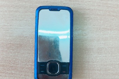Мобільний телефон марки SONY ERICSON, модель не встановлено, без акумуляторнї батареї та задньої кришки