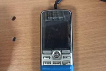 Мобільний телефон "Sony Ericsson K320i", б/в