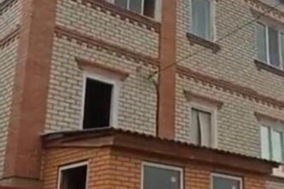Житловий будинок з господарськими будівлями та спорудами, загальною площею 263,9 кв.м., реєстраційний/кадастровий номер 1374038263104, місцезнаходження: Харківська обл., м. Ізюм, Колодязний проїзд, будинок 8