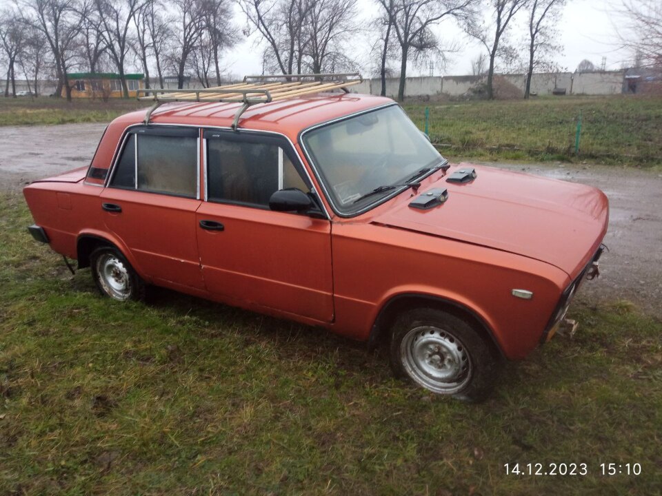 Легковий автомобіль ВАЗ 2106, 1979 року випуску VIN: XTA21060090301420, ДНЗ АЕ2891ІА, колір оранжевий