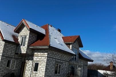 Житловий будинок, загальною площею 299,5 кв.м., що розташований за адресою: Київська область, Вишгородський район, село Старі Петрівці урочище Букаєвиця, вул. Короткевича, буд. 1
