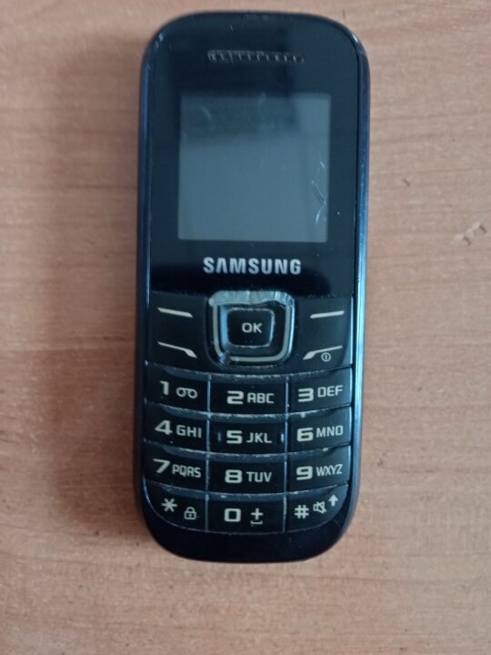 Мобільний телефон марки «Samsung» IMEI 352301043462221, 352302043462229 із сім-картою «Vodafone» з номером +380506782305