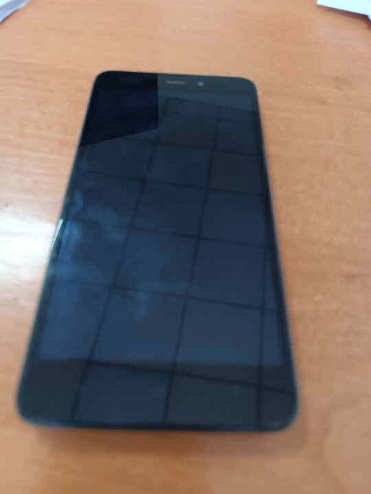 Конфісковане майно: мобільний телефон марки «Xiaomi» Б/В