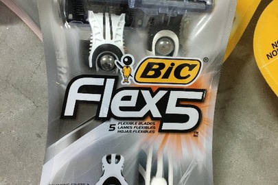 Набори станків для гоління (по 2 шт. в наборі) BIC Flex 5 в кількості - 74 шт.
