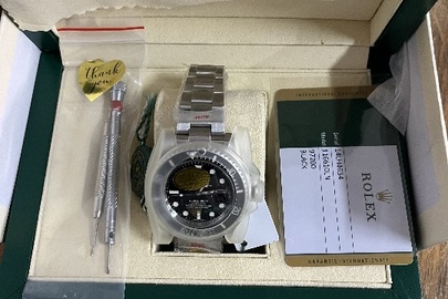Годинник наручний торгівельної марки "ROLEX", сер. н. 14LH4634 , модель: 116610 LN, 97200 Black у кількості 1 шт., в упаковці виробника, без ознак використання