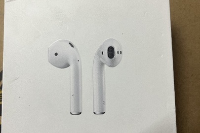 Навушники Apple MRXJRU/A AirPods with Wireless Charging Case White, модель А2032 А2031 А1938, серії № GMXCPCG5JMMT нові в комплекті, в кількості 5 шт.