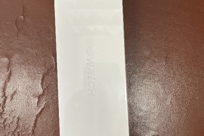 Годинник Apple watch Series 5 Gold Aluminim Case with Pink Sport Band, арт. B07XQXZZ6H, згідно маркування на упаковці виробника т/м "Apple", стан - новий